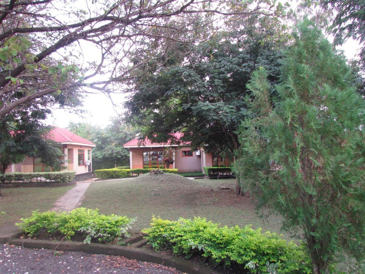 Mikumi Resort Hotel מראה חיצוני תמונה